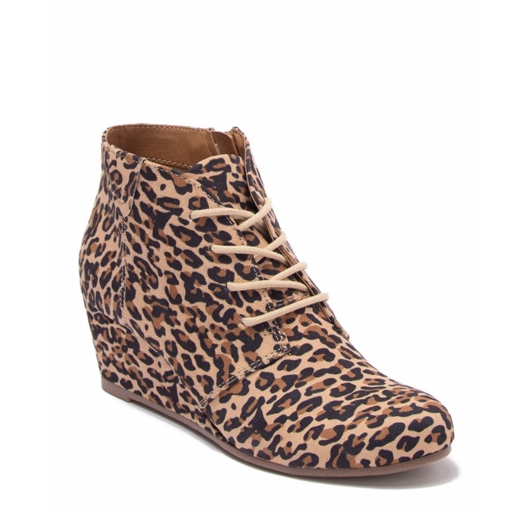 DV8 By Dolce Vita Brady Wedge Bootie